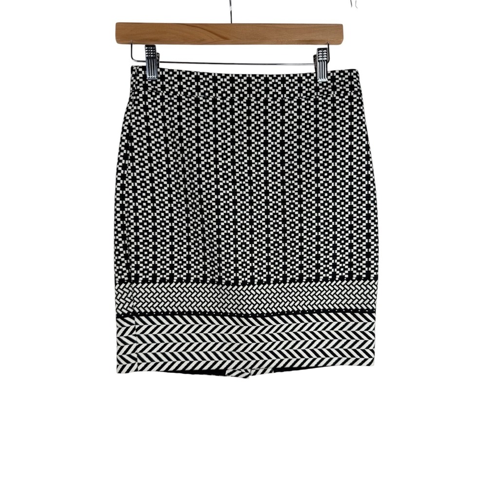 J.‎ Crew Chevron/Geometric Print Pencil Skirt size 0 Petite Black/White